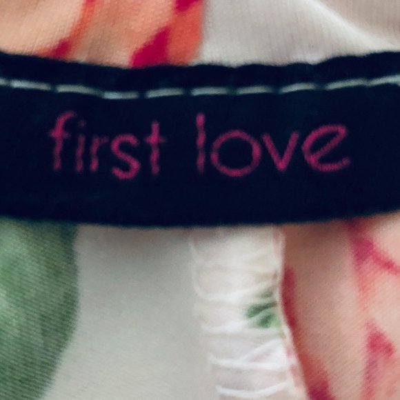 First Love | Flowy Pink & Green Floral Sleeveless Blouse Size M - Picture 4 of 5